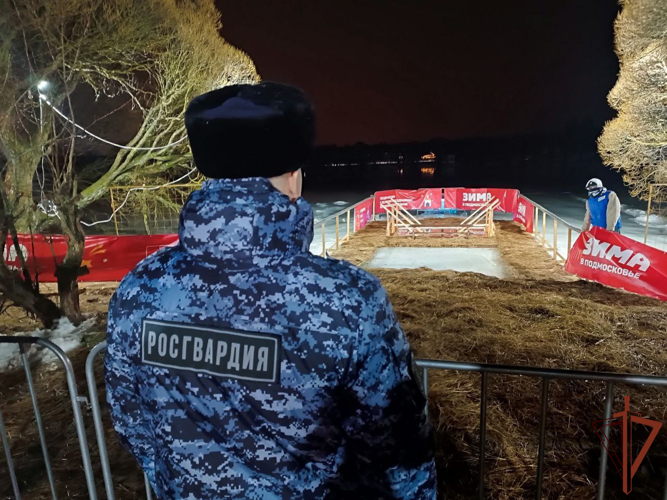 Росгвардейцы Центрального округа приняли участие в обеспечении религиозных мероприятий в Крещение Господне
