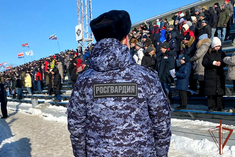 Безопасность спортивных и культурно-массовых мероприятий обеспечили росгвардейцы на Урале