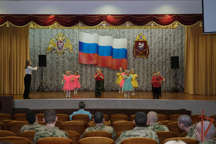 Патриотические мероприятия в рамках Года защитника Отечества состоялись в Уральском округе Росгвардии