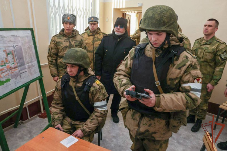 Генерал-полковник Алексей Воробьев проверил деятельность Новосибирского военного института Росгвардии
