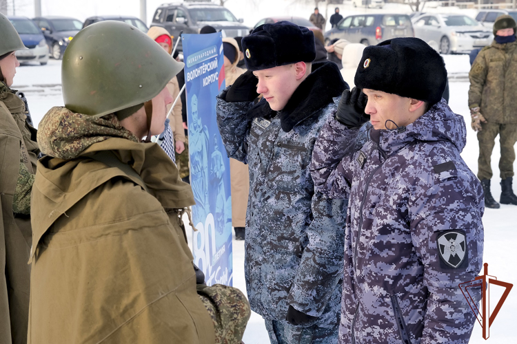 Мероприятия, приуроченные к 82-й годовщине победы в Сталинградской битве, прошли в Сибирском округе Росгвардии
