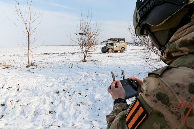 Офицеры-топографы обеспечивают подразделения Росгвардии геопространственной информацией в ходе СВО (видео)