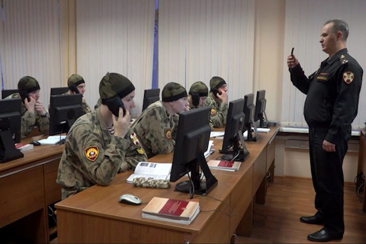 В эфир вышел выпуск программы «Смотр», посвященный подготовке офицеров в Военной академии Росгвардии (видео)