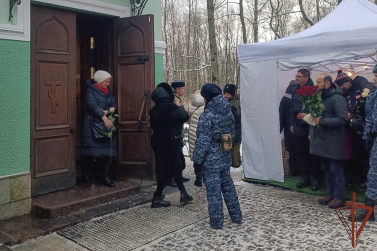 Сотрудники Росгвардии обеспечили безопасность мероприятия, приуроченного ко дню памяти блаженной Ксении Петербургской