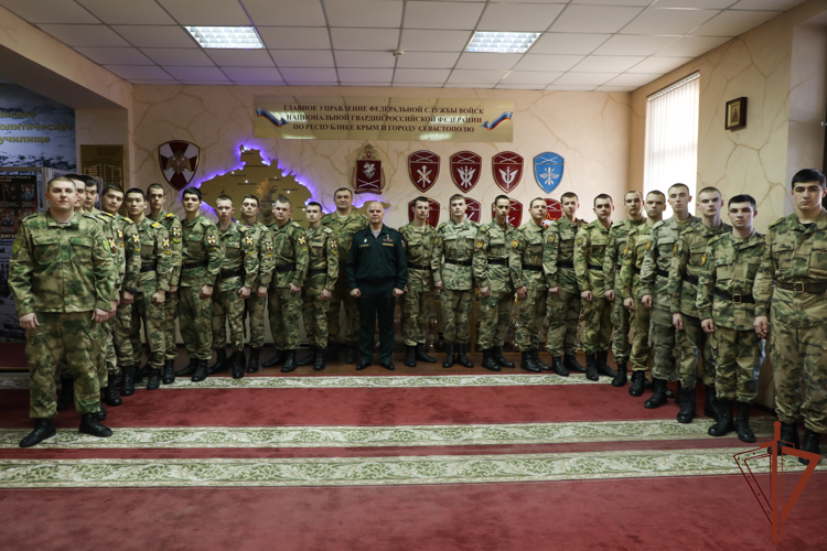 Курсанты Саратовского военного института завершили стажировку в симферопольском моторизованном полку Росгвардии (видео)