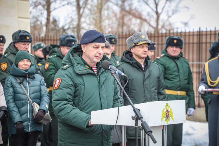 В Санкт-Петербурге росгвардейцы поздравили со 100-летием ветерана Великой Отечественной войны (видео)