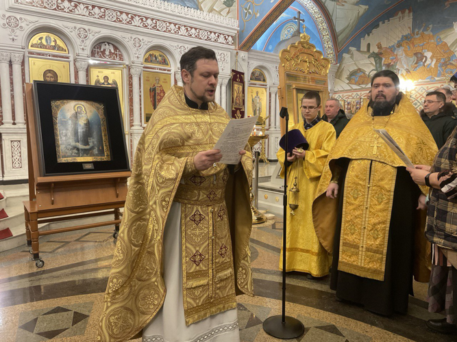 Августовскую икону Божией Матери доставили в Главный храм Росгвардии (видео)