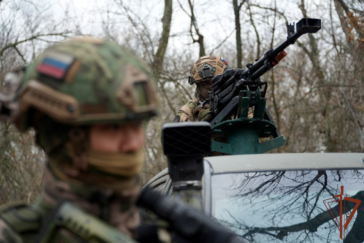 Военнослужащий Росгвардии сбил беспилотник противника в ДНР (видео)