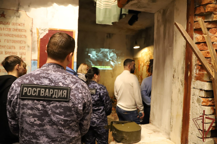 Росгвардейцы в регионах Центральной России приняли участие в мероприятиях 82-й годовщины Сталинградской битвы