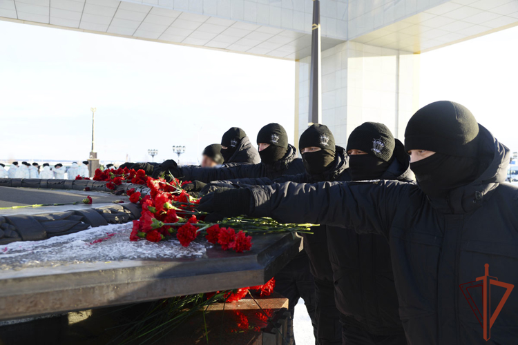 На Урале росгвардейцы провели патриотические мероприятия с молодежью в преддверии Дня защитника Отечества 