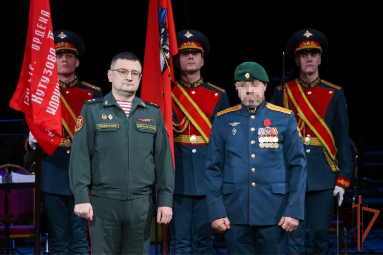 Росгвардейцам-участникам СВО вручили государственные награды на встрече поколений защитников Отечества (видео)