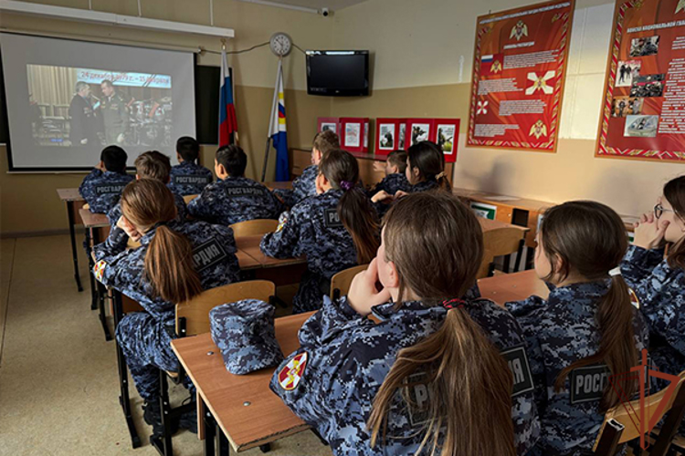 В Восточном округе Росгвардии состоялись встречи с подрастающим поколением