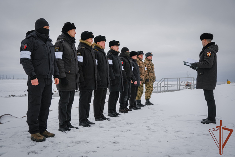 В Ленинградской области водолазы Северо-Западного округа Росгвардии из 6 регионов отработали поиск взрывных устройств (видео)