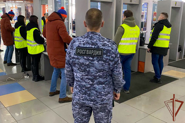 Сотрудники Росгвардии в Кузбассе обеспечили безопасность крупных спортивных матчей