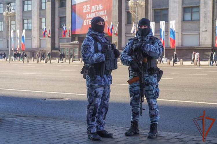 Безопасность праздничных мероприятий в честь Дня защитника Отечества в Москве обеспечили росгвардейцы