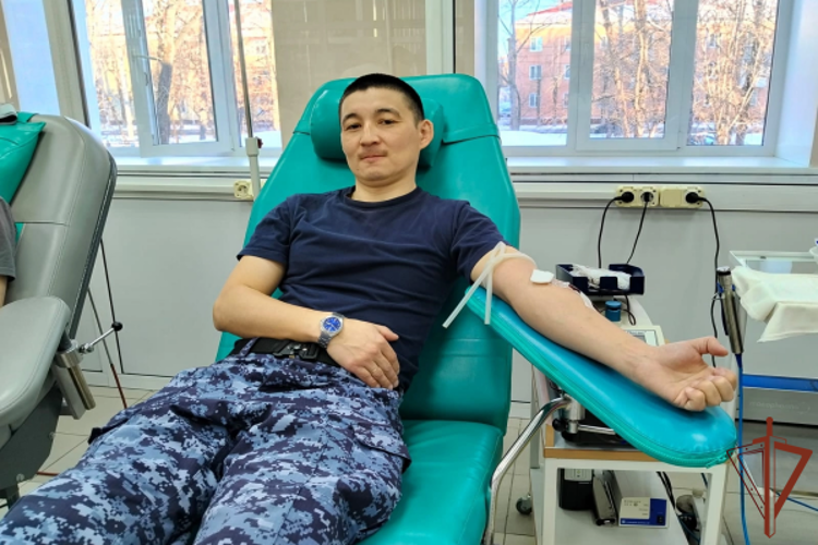 В Омске росгвардейцы приняли участие в ведомственной донорской акции