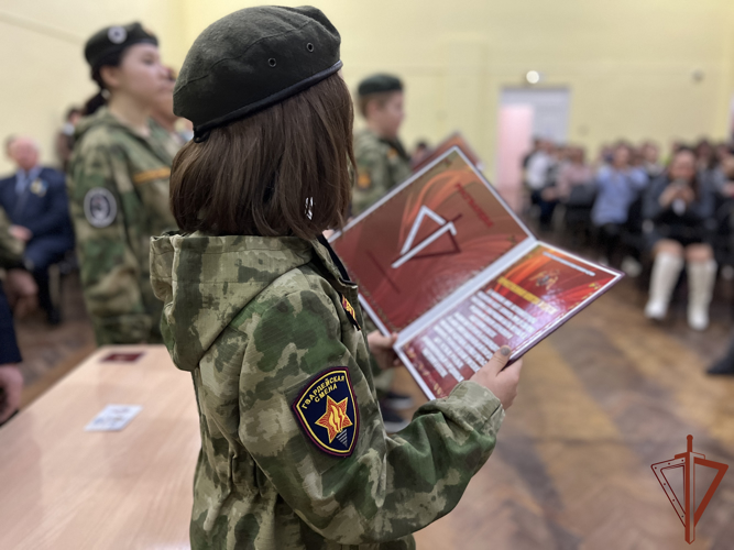 Имя росгвардейца присвоили подшефному ведомству классу в Астрахани 