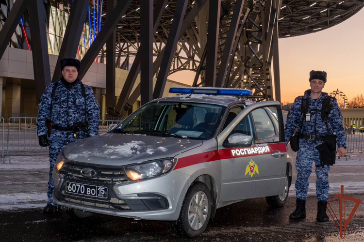 В Санкт-Петербурге росгвардейцы обеспечили безопасность матча КХЛ