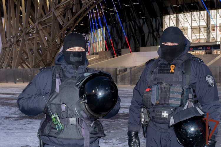 В Санкт-Петербурге росгвардейцы обеспечили безопасность матча КХЛ