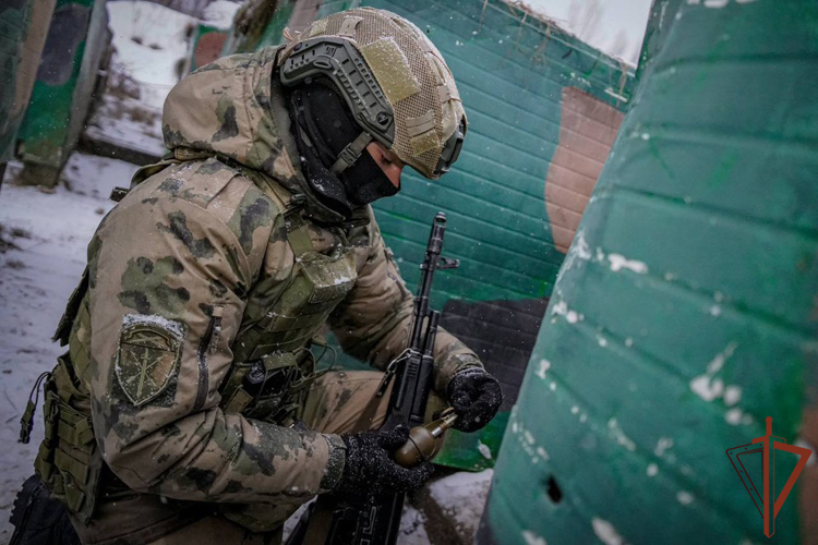 Росгвардейцы отработали уничтожение БПЛА во время практических тренировок в Ленинградской области (видео)