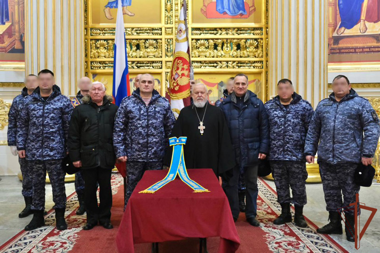 В Санкт-Петербурге освятили ленту к Боевому знамени специального моторизованного Измайловского полка Северо-Западного округа Росгвардии
