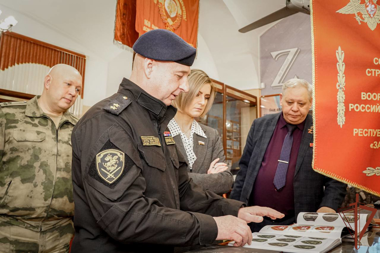 Командующий Северо-Западным округом Росгвардии обсудил вопросы патриотического воспитания с депутатом Госдумы Марией Бутиной (видео)