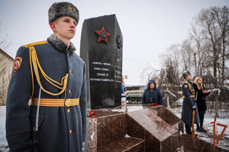 Память воинов-интернационалистов почтили в Ленинградской области 