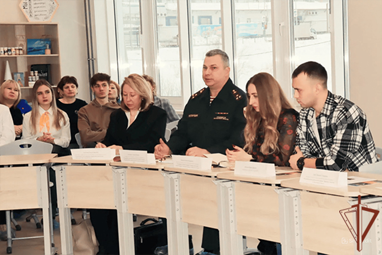 В Восточном округе Росгвардии состоялись встречи с подрастающим поколением