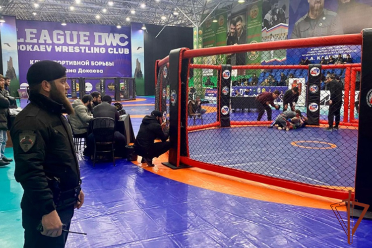 Сотрудники Росгвардии обеспечили безопасность чемпионата и первенства СКФО по ММА в Грозном