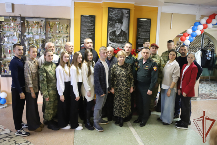 В Новосибирске почтили память офицера войск правопорядка Героя России Ивана Шелохвостова