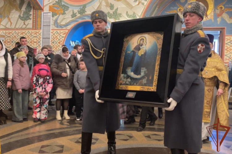 Августовскую икону Божией Матери доставили в Главный храм Росгвардии (видео)
