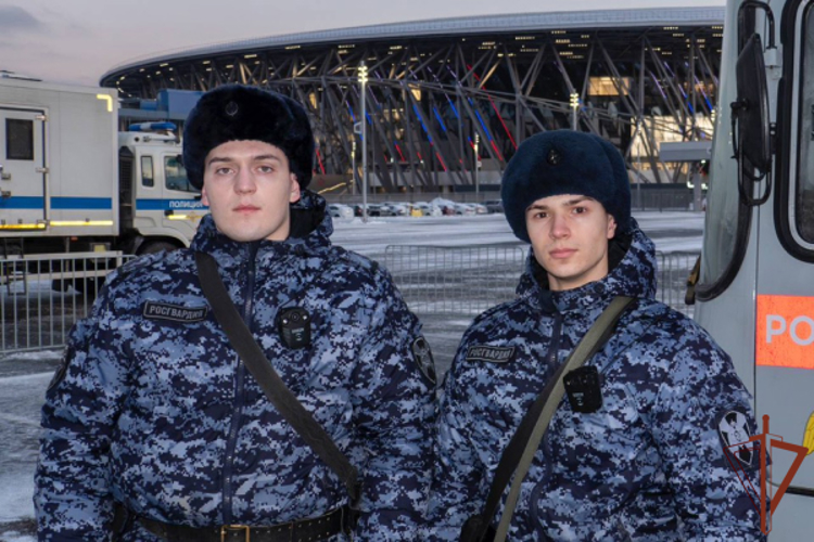 В Санкт-Петербурге росгвардейцы обеспечили безопасность матча КХЛ