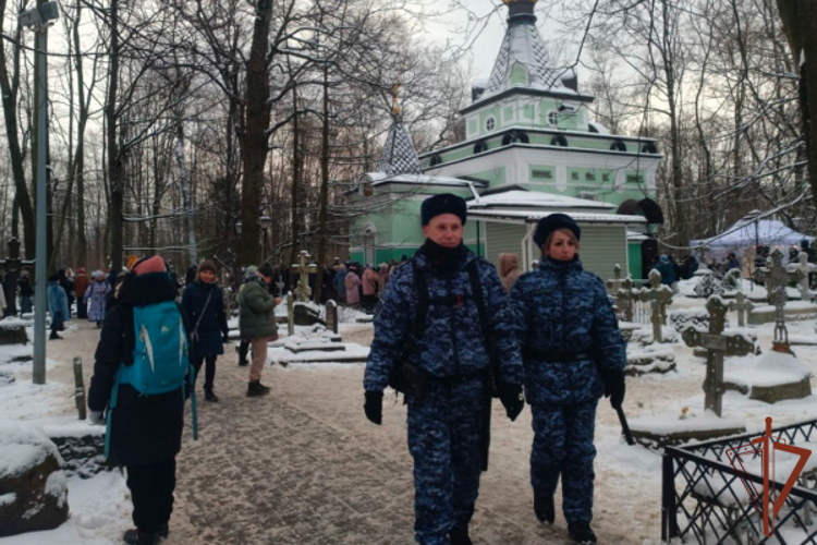 Сотрудники Росгвардии обеспечили безопасность мероприятия, приуроченного ко дню памяти блаженной Ксении Петербургской