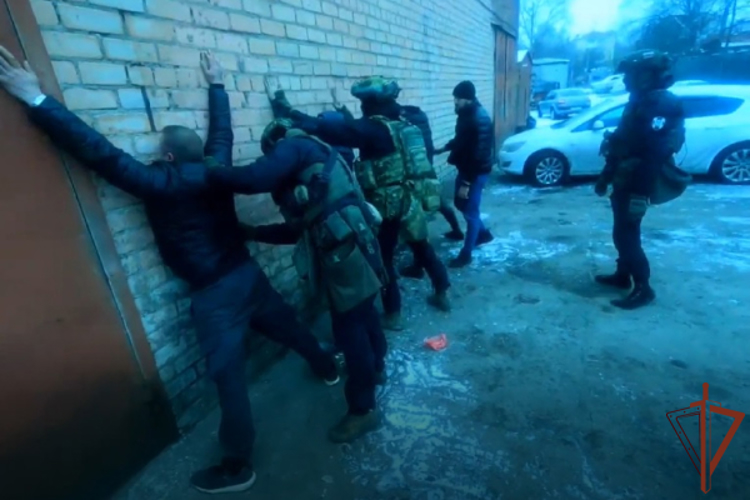 При силовой поддержке СОБР Росгвардии задержаны подозреваемые в похищении человека (видео)