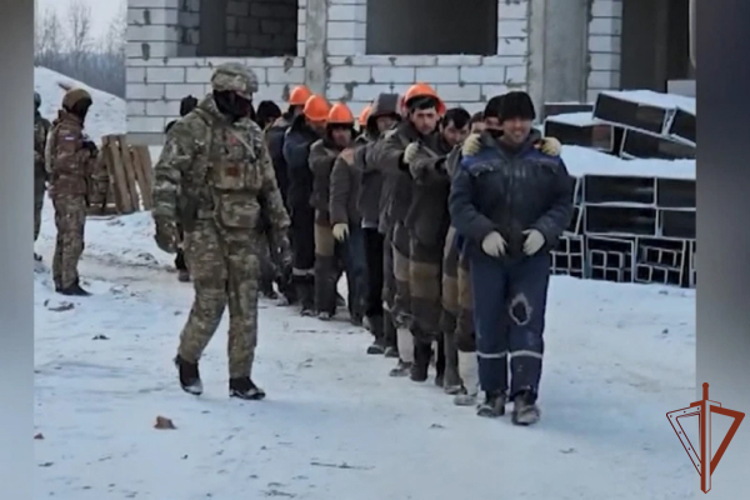 При содействии Росгвардии в Воронеже прошел рейд по соблюдению миграционного законодательства