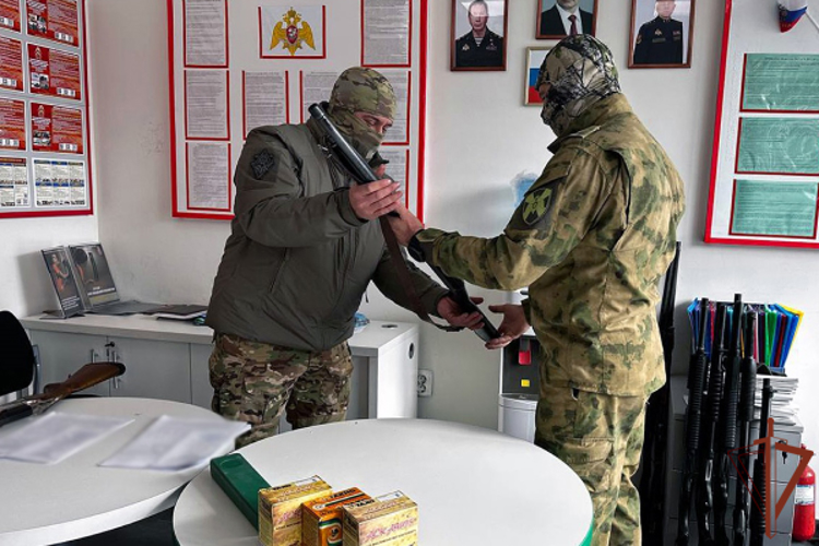 Жители Запорожской области передали охотничьи ружья в зону СВО