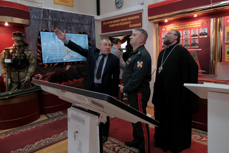 Командующий Приволжским ордена Жукова округом Росгвардии поздравил ветеранов и личный состав с Днём защитника Отечества