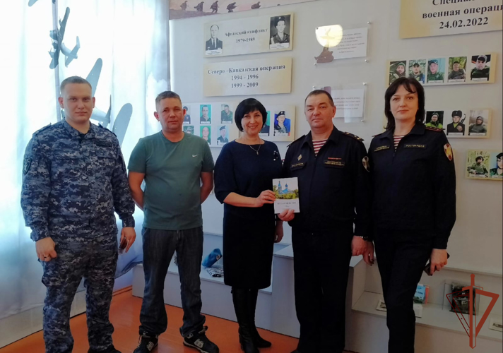 На Урале росгвардейцы провели патриотические мероприятия с молодежью в преддверии Дня защитника Отечества
