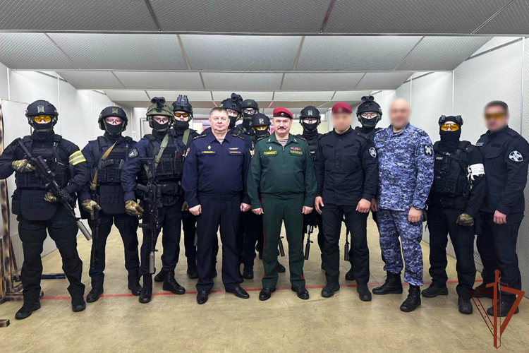 Первый замкомандующего Уральским округом Росгвардии проверил подразделения тероргана, дислоцированные на Ямале