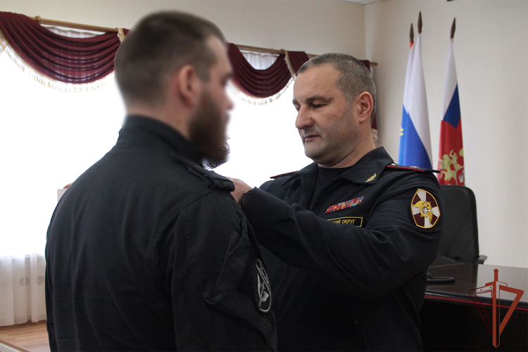 Сотрудникам тюменского ОМОН вручены государственные награды