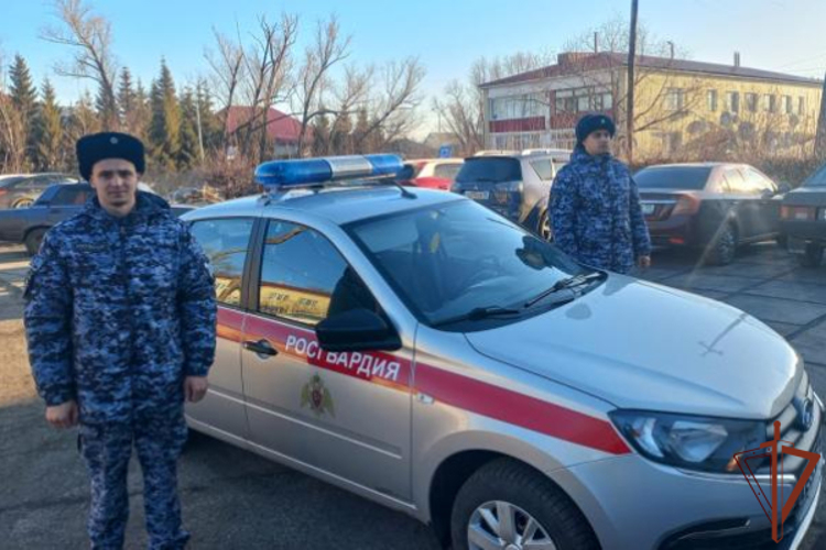 Сотрудники Росгвардии предотвратили распространение огня на системе теплоснабжения в Омской области