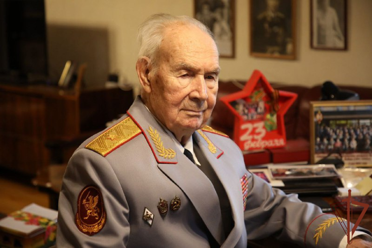 99-летний ветеран войск правопорядка удостоен медали «80 лет Победы в Великой Отечественной войне 1941 – 1945 гг.»