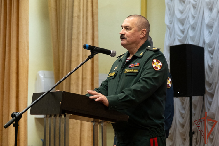 С 8 марта поздравили женщин в Уральском округе Росгвардии 