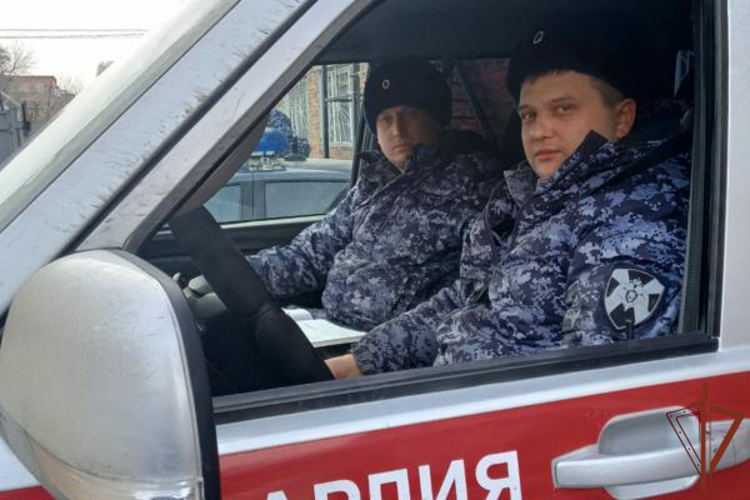 Росгвардейцы спасли мужчину от необдуманного поступка в Омске