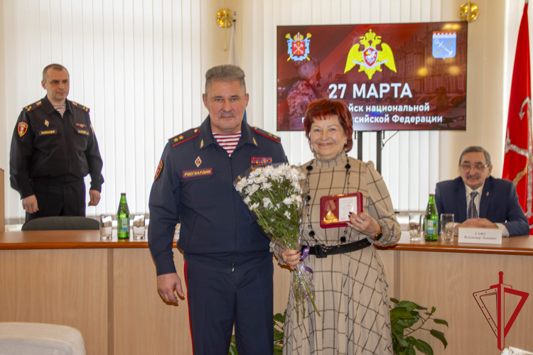 В Санкт-Петербурге состоялась церемония награждения служащих вневедомственной охраны ко Дню войск национальной гвардии