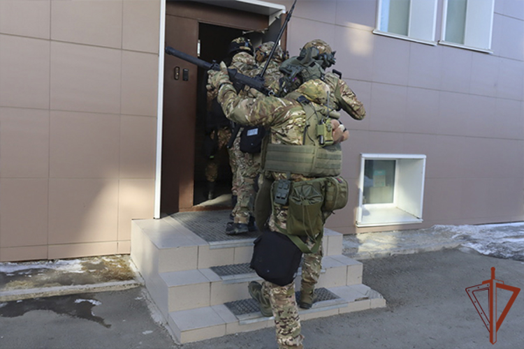 Росгвардия провела тактико-специальное занятие на охраняемом объекте в Магадане