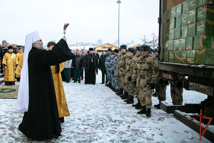 Росгвардейцы — участники СВО поблагодарили представителей Нижегородской епархии за переданные им подарки (видео)
