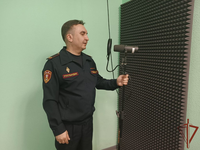 В свой профессиональный праздник росгвардейцы провели встречи с журналистами Урала