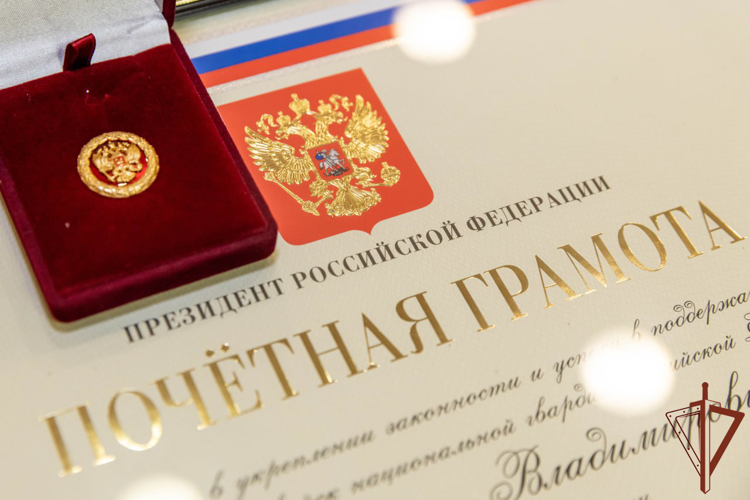 Генерал-полковник Алексей Воробьев встретился с кадетами Пермского президентского кадетского училища имени Героя России Федора Кузьмина и вручил награды офицерам Росгвардии