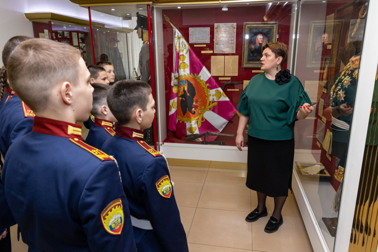 Генерал-полковник Алексей Воробьев встретился с кадетами Пермского президентского кадетского училища имени Героя России Федора Кузьмина и вручил награды офицерам Росгвардии